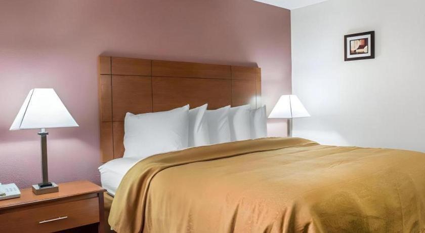 Quality Inn Marianna Esterno foto